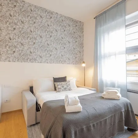 Sophisticated Two Bedroom - Check Profile מילאנו